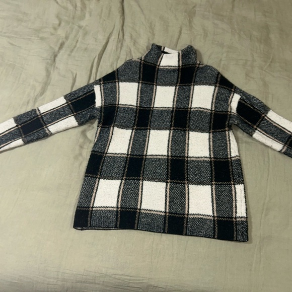 Sweater - Picture 4 of 4